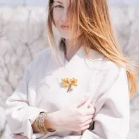 Брошь &laquo;Листья кленовые&raquo;, цветная в золоте