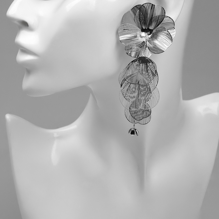 Серьги висячие &laquo;Цветок&raquo; каталея, цвет серебро, 10см