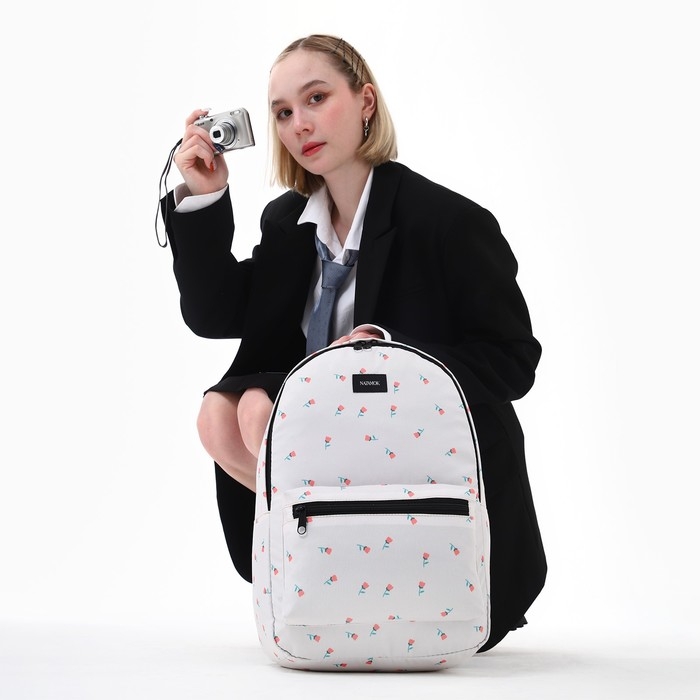 Рюкзак школьный текстильный &laquo;Цветы&raquo;, 42х14х28 см, цвет белый