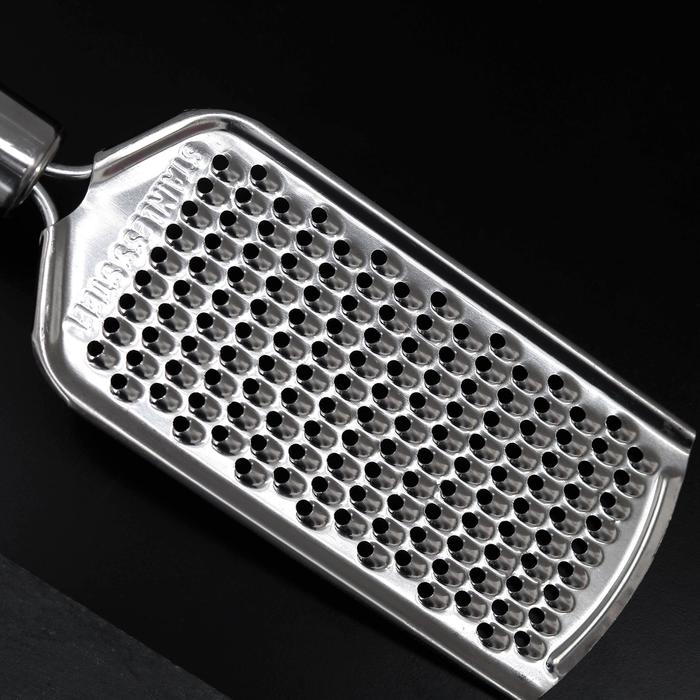 Тёрка для сыра Доляна &laquo;Металлик&raquo;, 24&times;6 см, мелкая, с ручкой, цвет серебристый