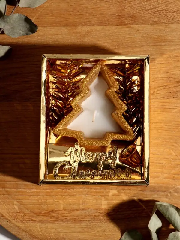 Свеча новогодняя с декором "Золотая ёлочка" 12х10х4 см