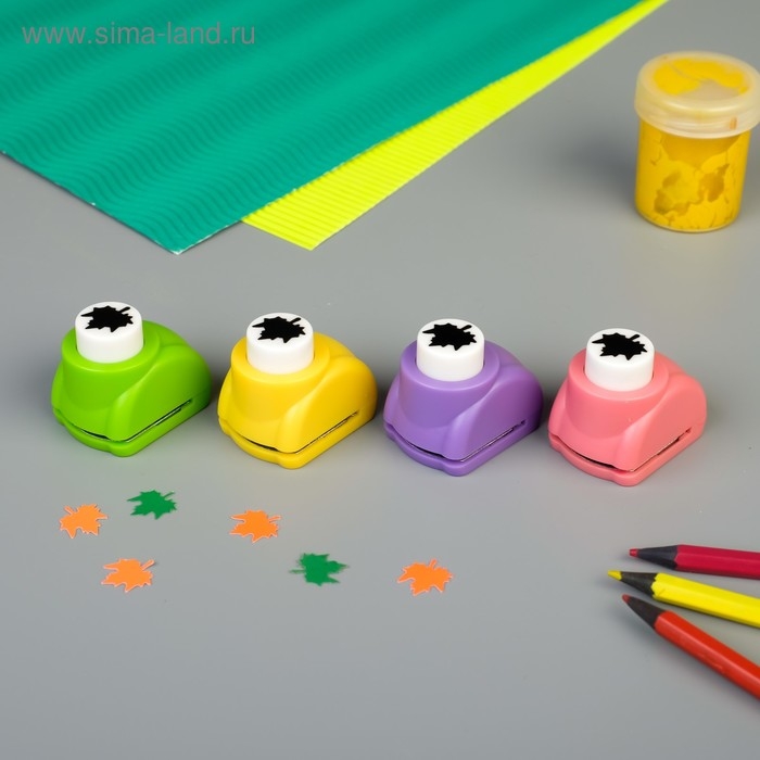 Дырокол фигурный d=1,5 см "Кленовый лист" МИКС 3,5х4х4 см