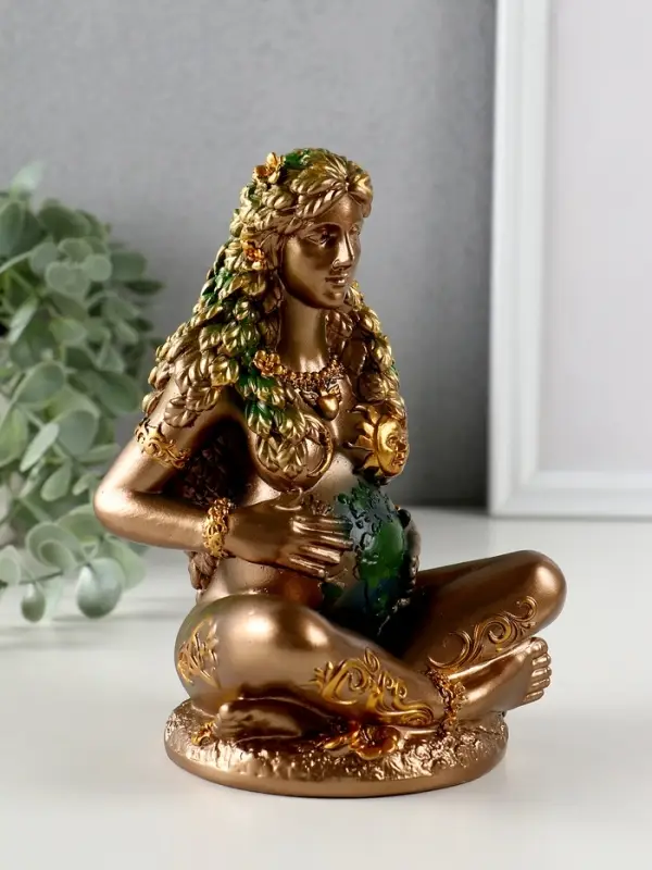 Сувенир полистоун "Природа-мать" 10,5х9,3х17 см