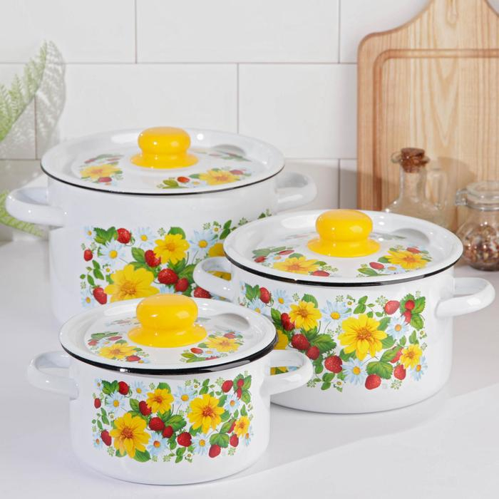 Набор кастрюль &laquo;Земляника&raquo;, 3 предмета: 1,5 л, 2,9 л, 4,5 л, индукция