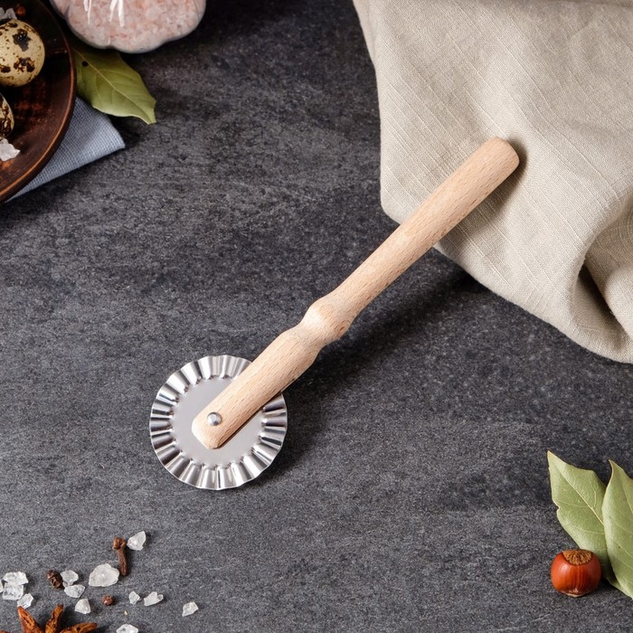 Нож для пиццы, 18 см, деревянная ручка