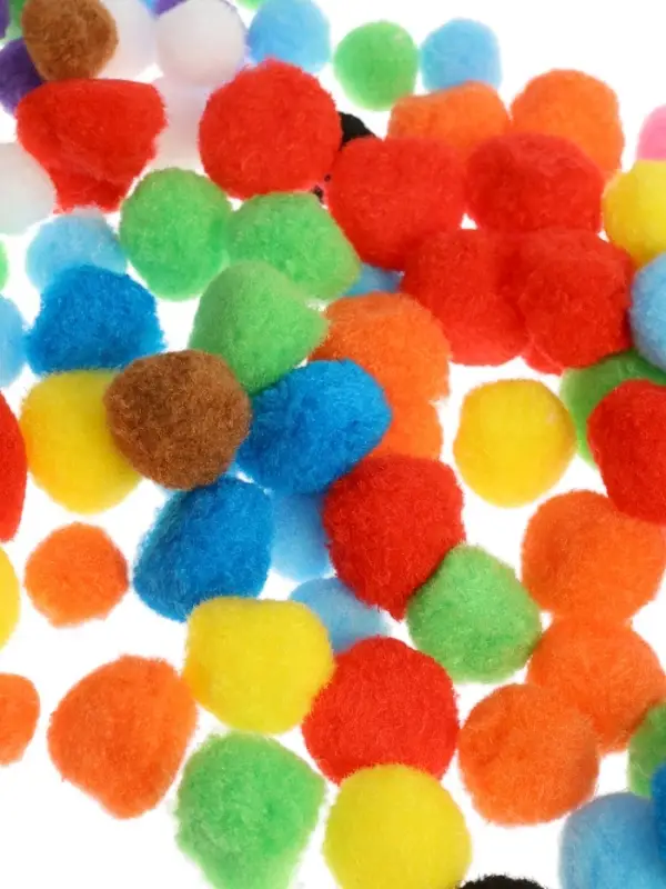 Развивающая книга с бомбошками, 133 липучки