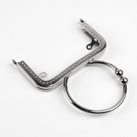 Фермуар пришивной, 12.5&times;7.5 см, с ручкой d=7.5&times;9 см, цвет серебристый