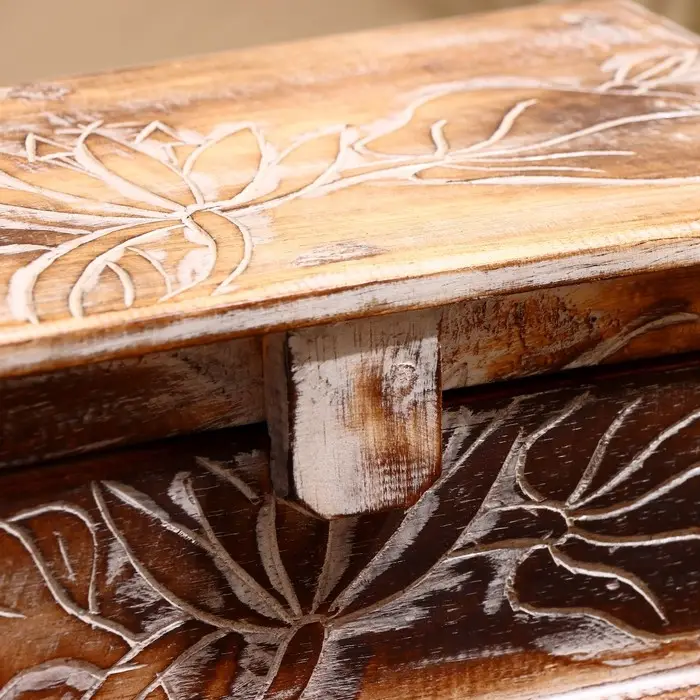 Шкатулка "Цветы" 40х20х18 см, дерево албезия, светло-коричневый