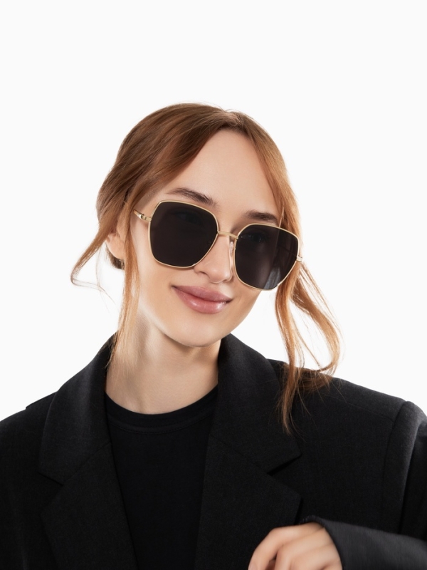 Очки солнцезащитные uv 400, дужка 14 см, ширина 13.1 см, линза 5.6 х 5.7 см