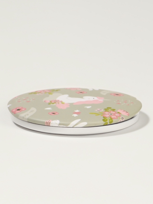 Зеркало складное &laquo;Единороги&raquo;, d = 7,3 см, с увеличением, цвет оливковый