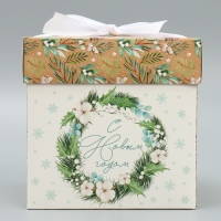 Коробка подарочная новогодняя складная &laquo;Новогодний венок&raquo;, 15 х 15 х 15 см, Новый год