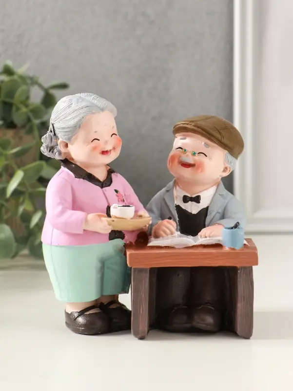 Сувенир полистоун "Дедуля с бабулей - семейные будни" 13х8,5х12 см