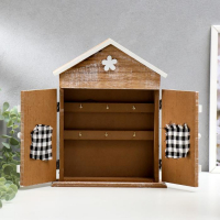 Ключница дерево 6 крючков "Дом со ставнями-сердечками" 29,5х22,5х6 см