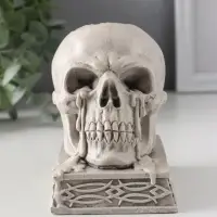 Подсвечник &laquo;Череп на пьедестале&raquo;, 10&times;7&times;10.5 см, серый