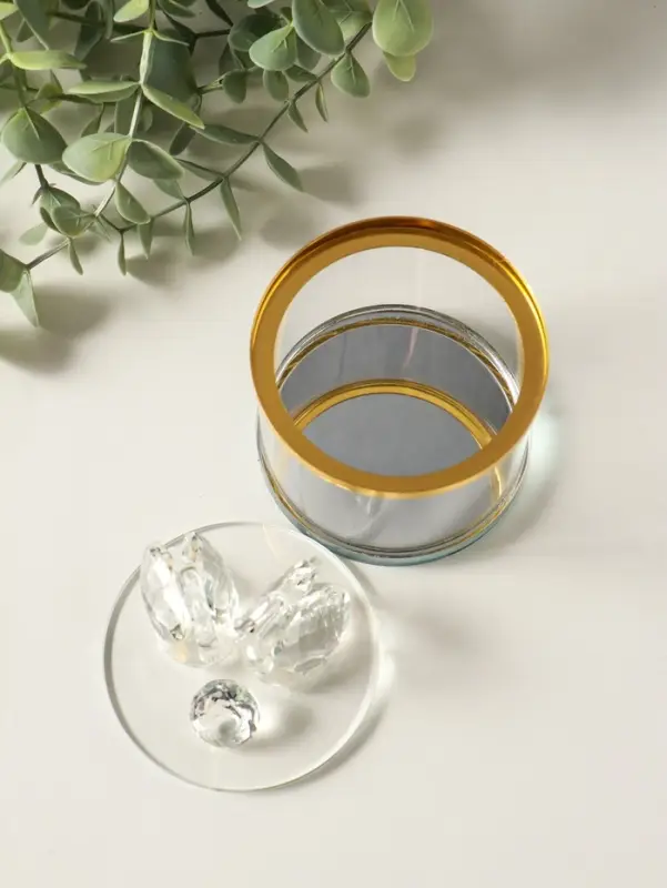 Шкатулка стекло с металлическим ободком "Лебеди" золото 8,2х8,2х11 см