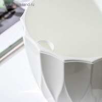 Кашпо для цветов со вставкой &laquo;Флюте&raquo;, 1,9 л, цвет белый