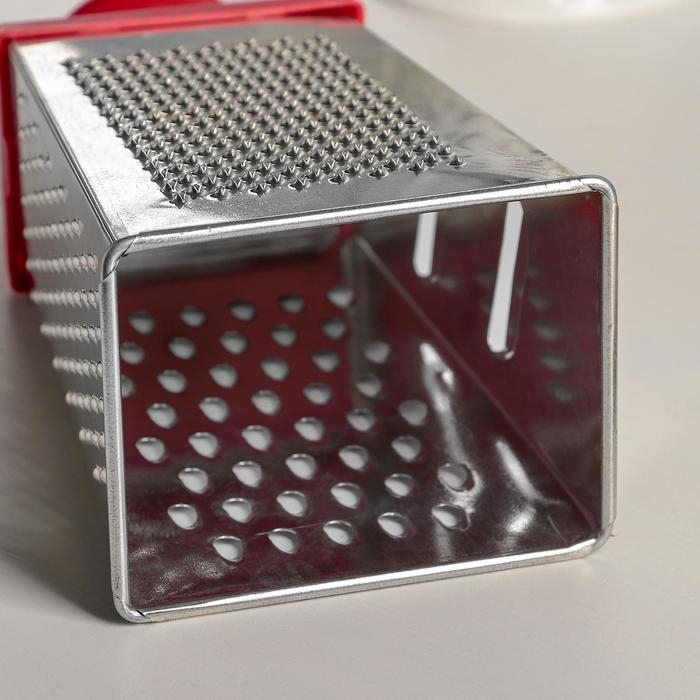 Тёрка &laquo;Комфорт&raquo;, 4 грани,с крышкой-дозатором и круглой ручкой, 11&times;8,5&times;23 см, цвет МИКС