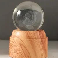 Сувенир стекло свет "Шар. Космонавт на месяце" 6хLED шар d=6 см, крутится, USB 7х7х10 см