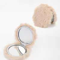 Зеркало складное круг (2) с/увел МЕХ d8см искусств мех/пластик бежевый пакет QF