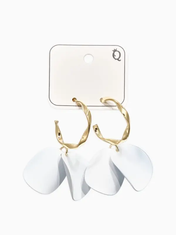 Серьги "Лепесточки на кольце", цвет белый в золоте