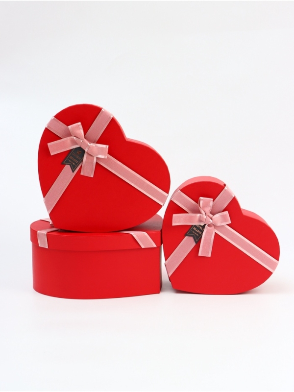 Набор коробок 3 в 1 сердца 31 х 27 х 13,3; 28 х 25 х 11,7; 26 х 23 х 10,3 см