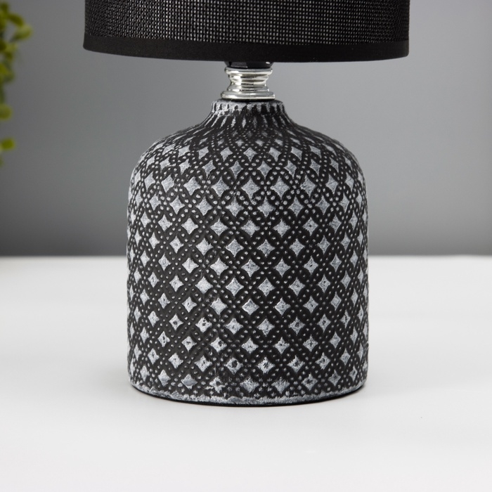 Настольная лампа с абажуром RISALUX &laquo;Рицио&raquo;, Е14, 40 Вт, чёрно-белый, 13&times;13&times;27 см