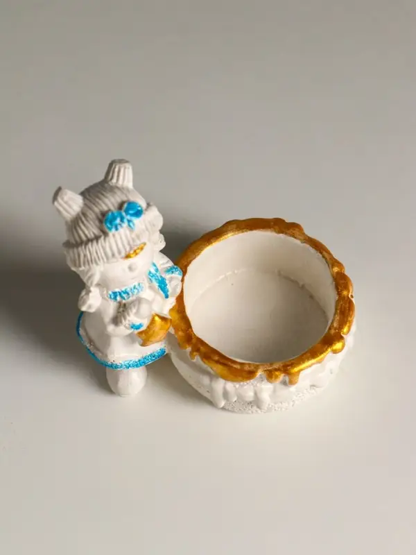 Подсвечник "Девочка с корзинкой" 7х7 см, перламутр