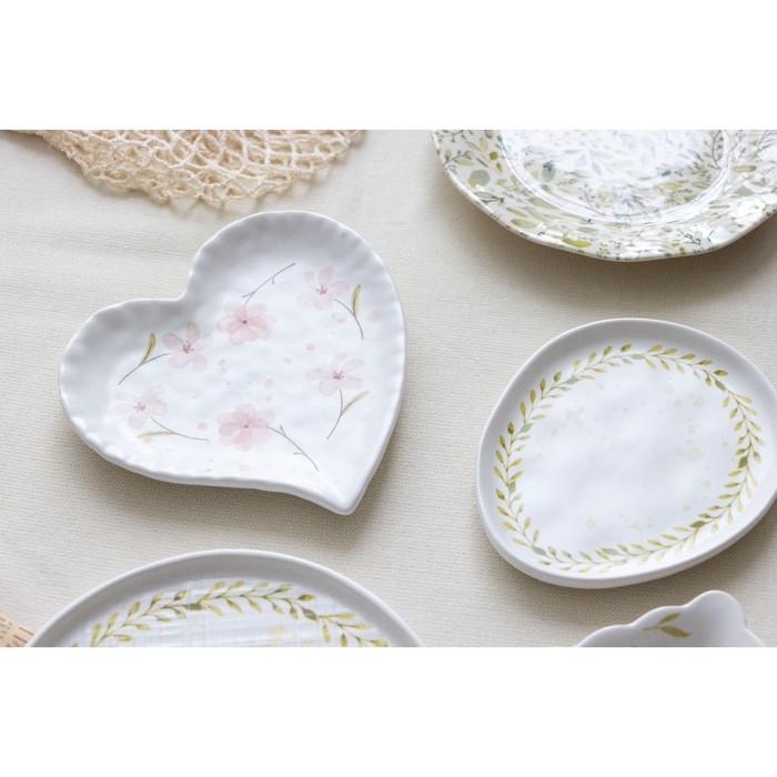 Тарелка керамическая &laquo;Летний день&raquo;, 19 х 18 см, цвет белый