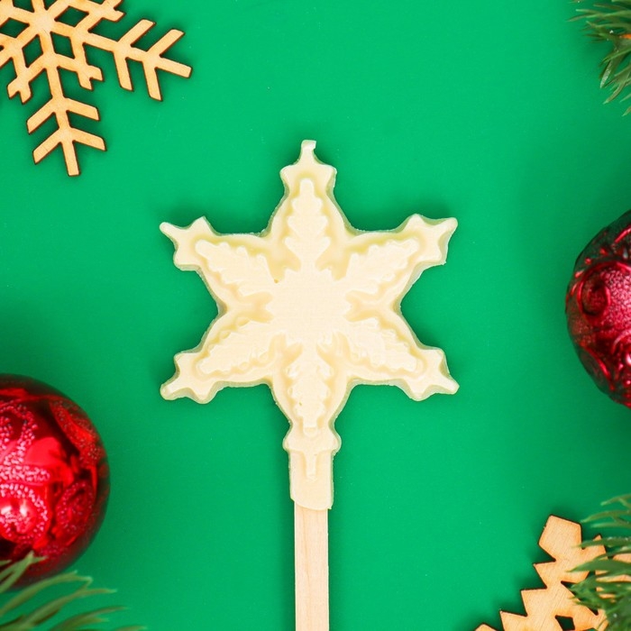 Новый год. Фигура из белого шоколада "Снежинка на палочке", 12 г &plusmn; 5 %