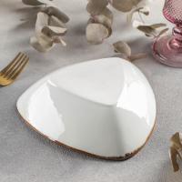 Салатник керамический треугольный &laquo;Созвездие&raquo;, 18&times;4,2 см, цвет зелёный