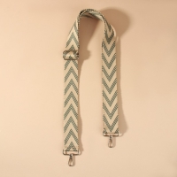 Ручка для сумки &laquo;Стрелки тройные&raquo;, с карабинами, 139 &plusmn; 3 &times; 3,8 см, цвет белый/серый