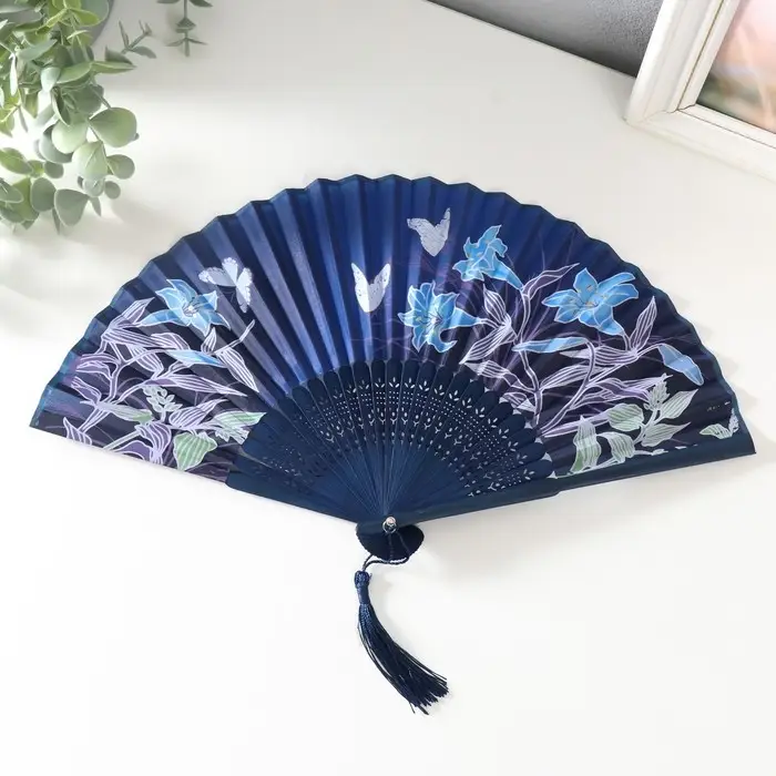 Веер дерево, текстиль h=21 см "Синии лилии и бабочки" синий, с кисточкой