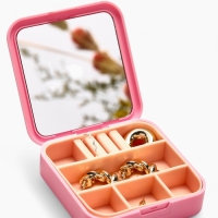 Органайзер для хранения украшений с зеркалом &laquo;Шкатулка портативная&raquo;, 9*9*2,5см, цвет розовый