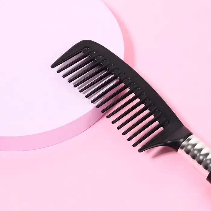 Расчёска, 4.5&times;21(&plusmn;1) см, чёрная, серебристая