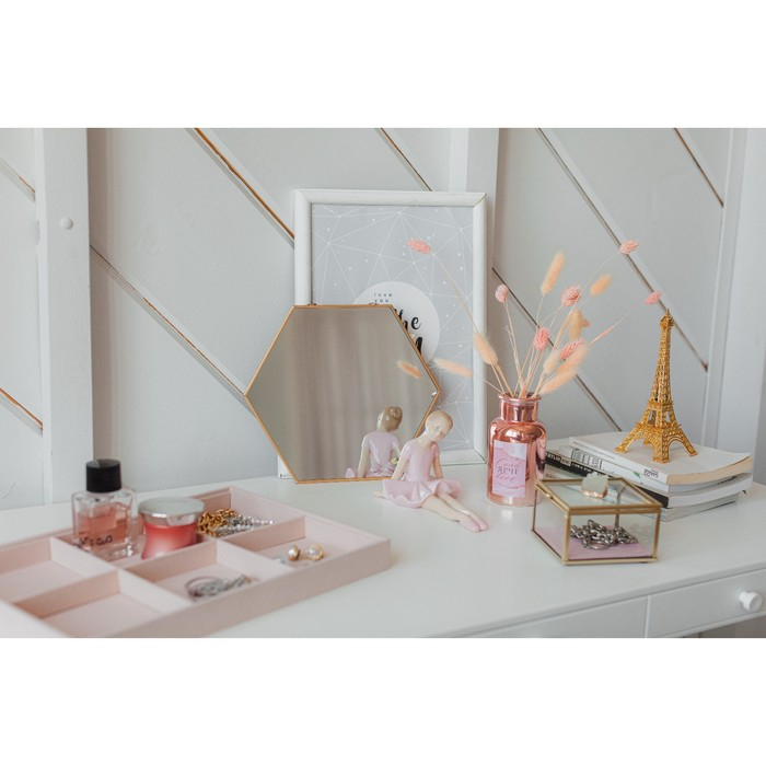 Зеркало настенное &laquo;Изящная геометрия&raquo;, зеркальная поверхность 25 &times; 28 см, цвет золотистый