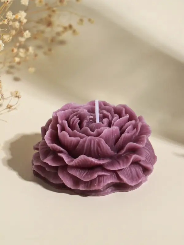 Свеча декоративная "Пион" фиолет d=7,5 см 8,2х8,2х4,4 см