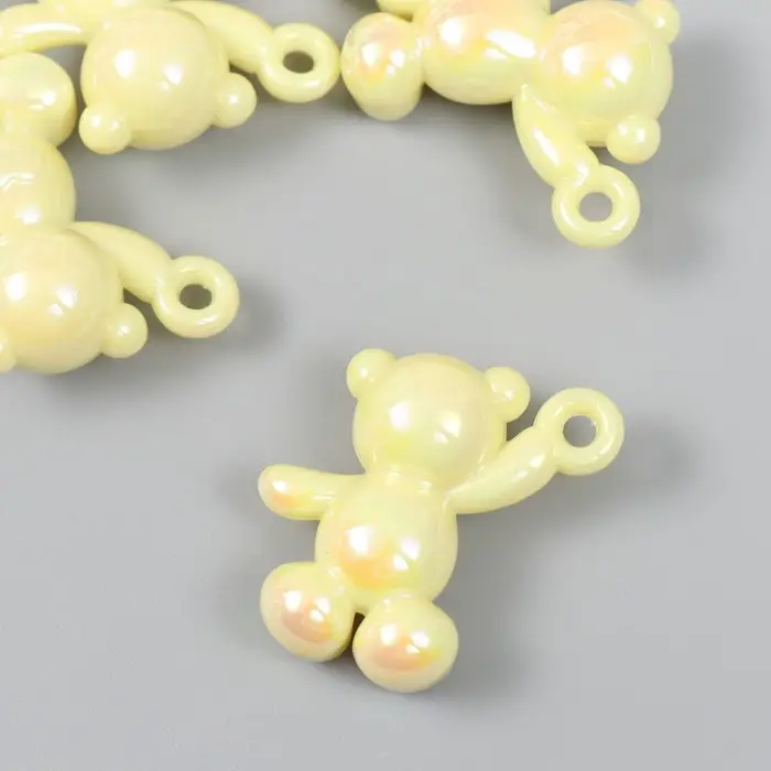 Декор для творчества пластик "Перламутровый мишка с петелькой" нежно-жёлтый 3х1,4х3,1 см
