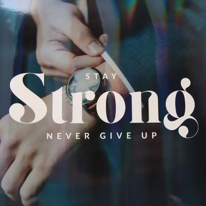 Пакет подарочный ламинированный, упаковка, &laquo;Никогда не сдавайся&raquo;, радужная голография, ML 23 х 27 х 11.5 см