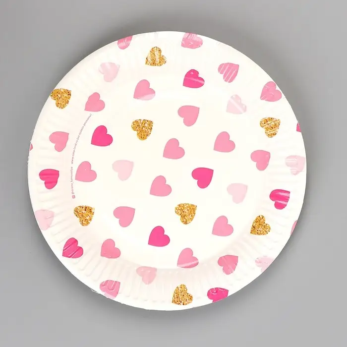 Тарелка одноразовая бумажная "Сердца"
