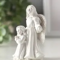 Сувенир полистоун "Девушка-ангел с ребёнком" белый МИКС 5,2х4,2х8,3 см