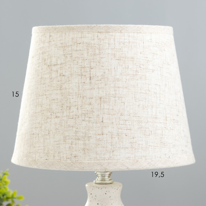 Настольная лампа 16812/1 E14 40Вт белый h.31см RISALUX Настольная лампа 16812/1 E14 40Вт белый h.31см RISALUX