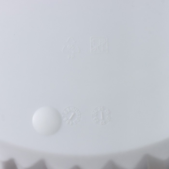 Кашпо для цветов со вставкой &laquo;Волна&raquo;, 8 л, d=25 см, h=21,5 см, цвет белый