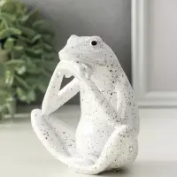Сувенир полистоун "Белая лягушка" 6х13,5х11,5 см