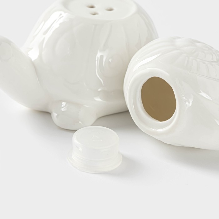 Набор для специй на деревянной подставке BellaTenero &laquo;Черепаха и улитка&raquo;, 2 предмета: солонка 25 мл, перечница 30 мл, цвет белый