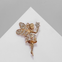 Брошь &laquo;Дюймовочка&raquo;, цвет радужный в золоте