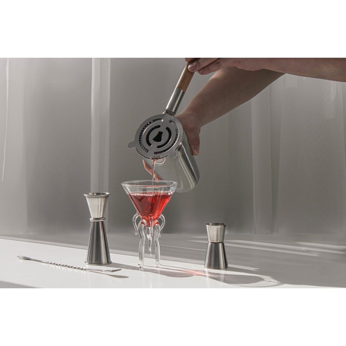 Бокал для мартини стеклянный Magistro «Медуза», 180 мл, 9×12,5 см Бокал для мартини стеклянный Magistro «Медуза», 180 мл, 9×12,5 см