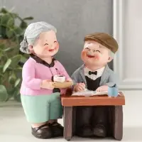 Сувенир полистоун "Дедуля с бабулей - семейные будни" 13х8,5х12 см