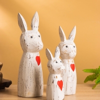 Набор сувенирный "Зайцы с сердечком" дерево, h - 25,20 и 15 см, цв. белый