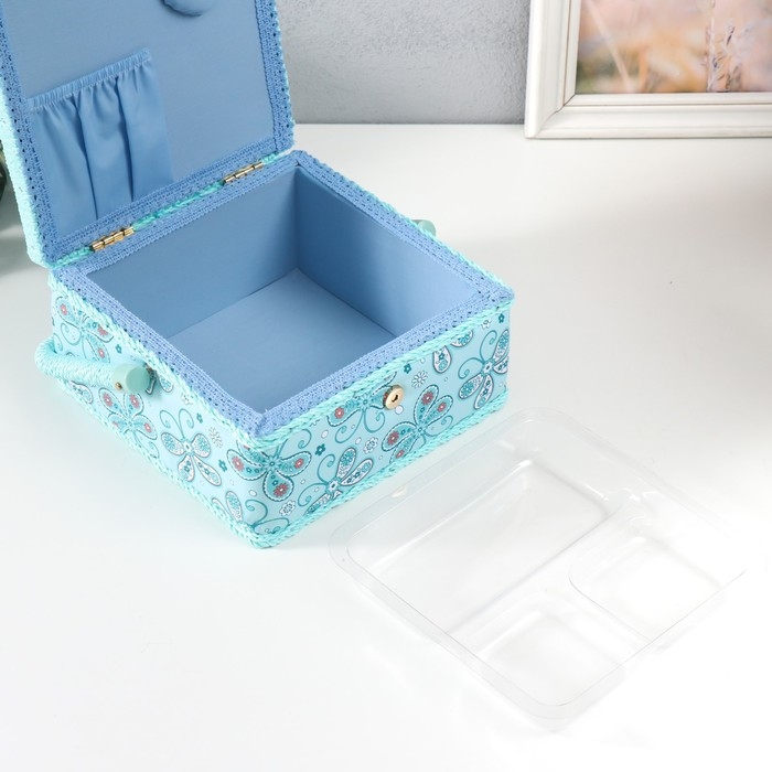 Шкатулка для рукоделия "Бабочки и цветочки на голубом" 20х20х11 см