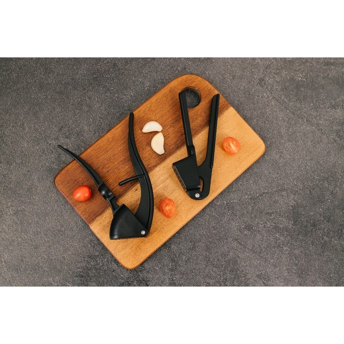 Пресс для чеснока Magistro Alum black, цвет чёрный